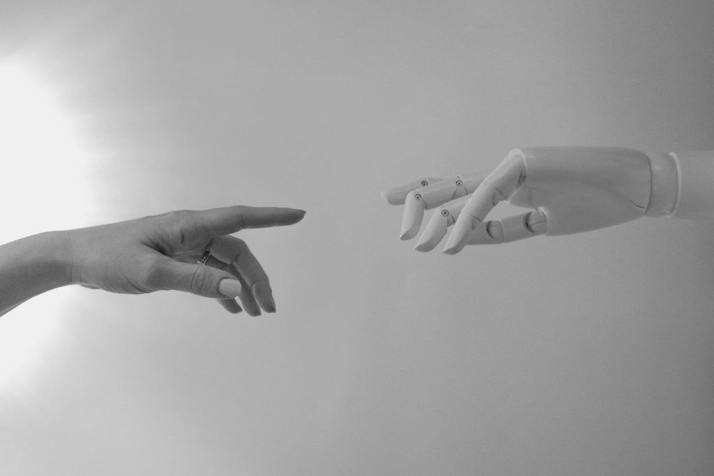 Hand und Roboterhand